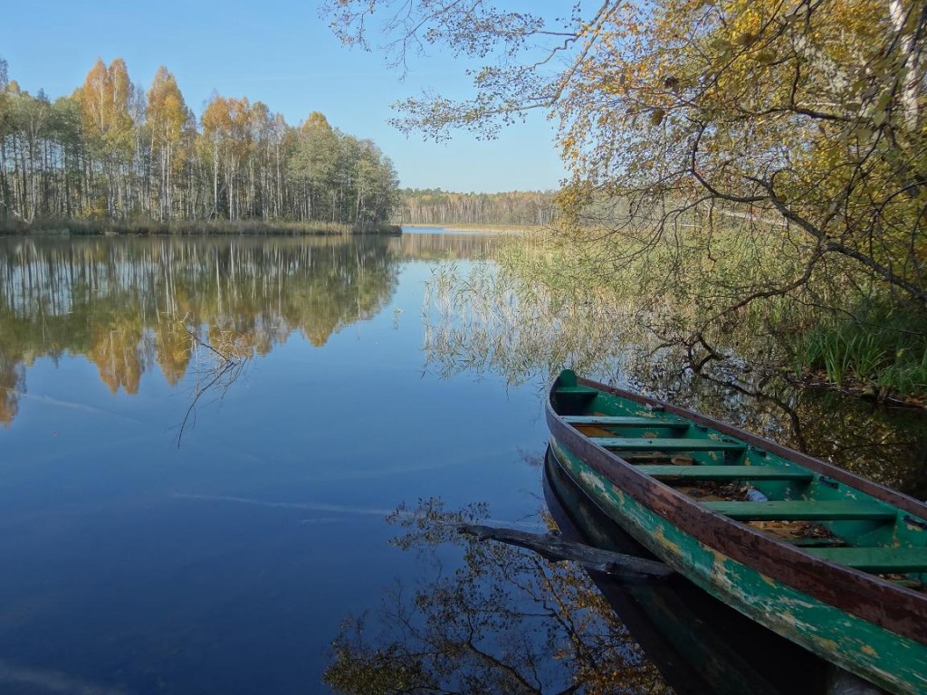 Jezioro Krutyńskie - złota jesień na Mazurach. Fot. Archiwum Mazury PTTK